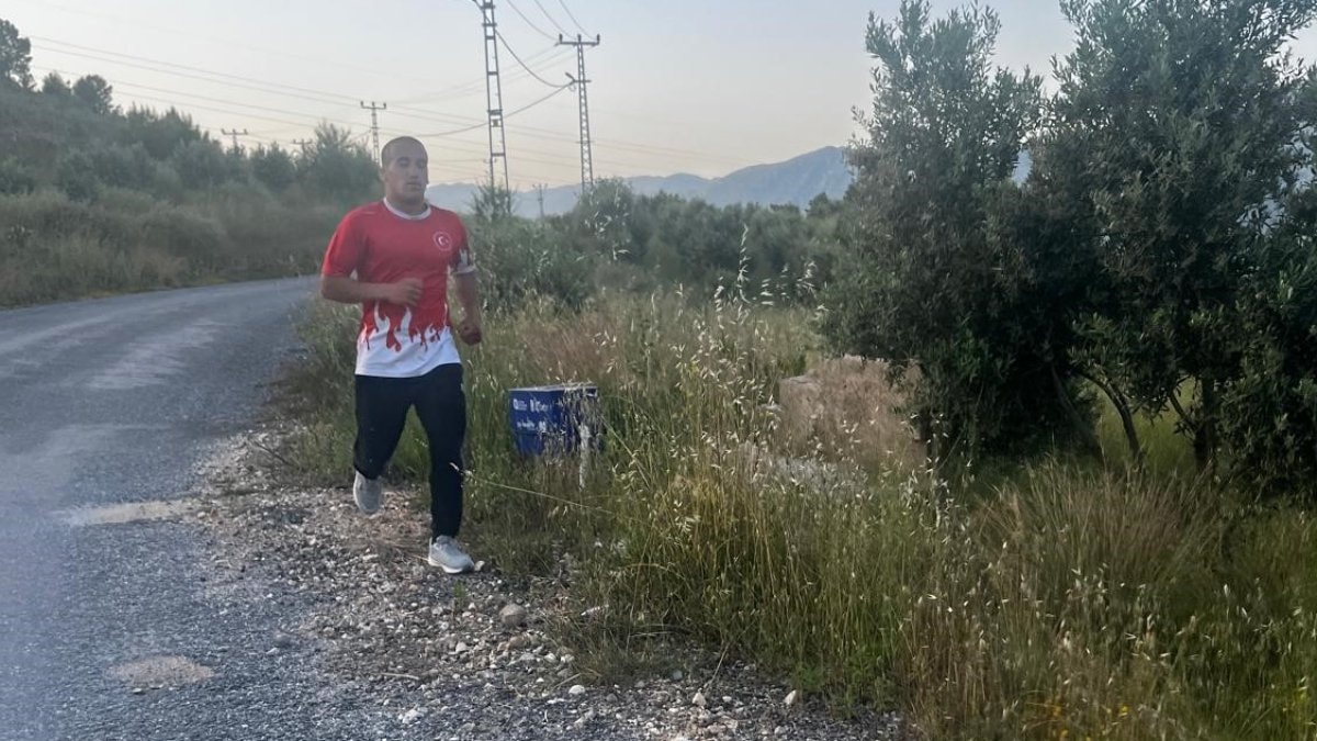 Antalya'da engel tanımayan başarı hikayesi: 12 kilometrelik yol, sporda zafere dönüştü